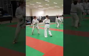 karaté- enchainement cadencé